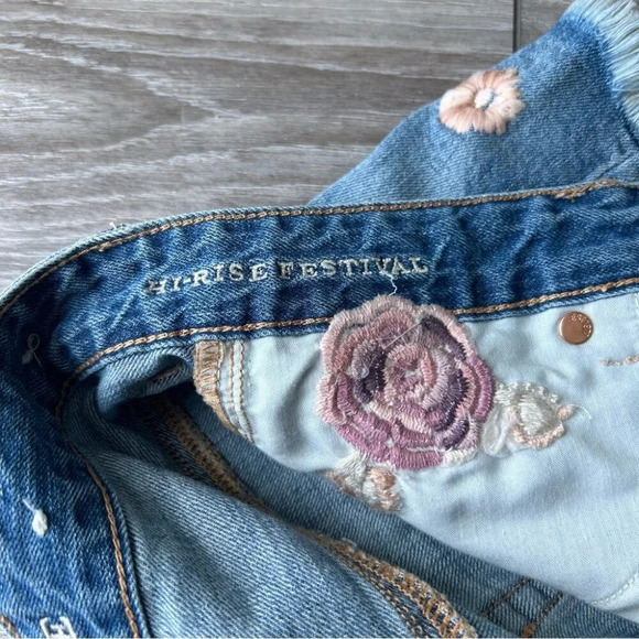 AEO High Rise Festival  Floral Embroidery Distressed Jean Shorts - Picture 8 of 12